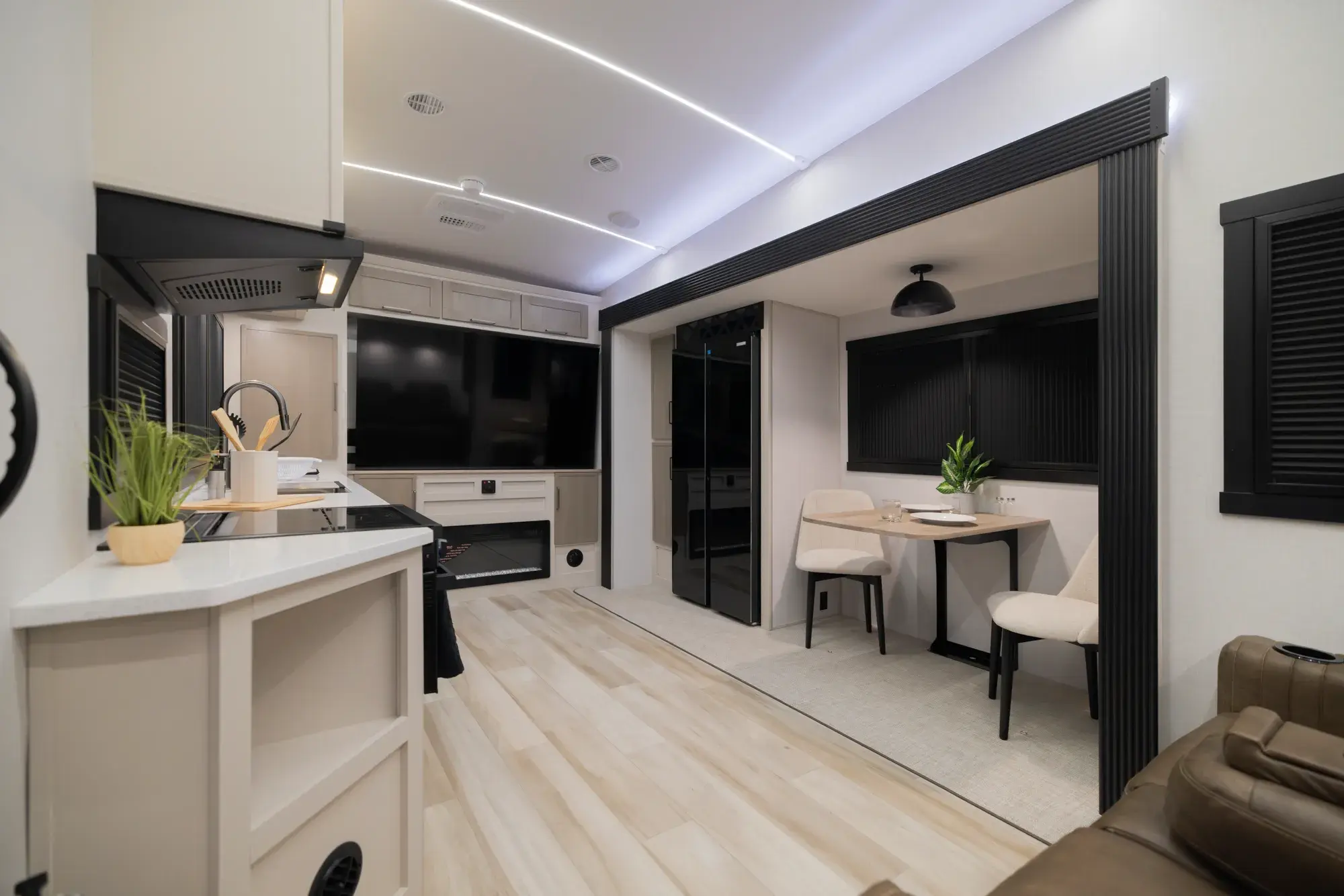 280RE Floorplan Gallery Image