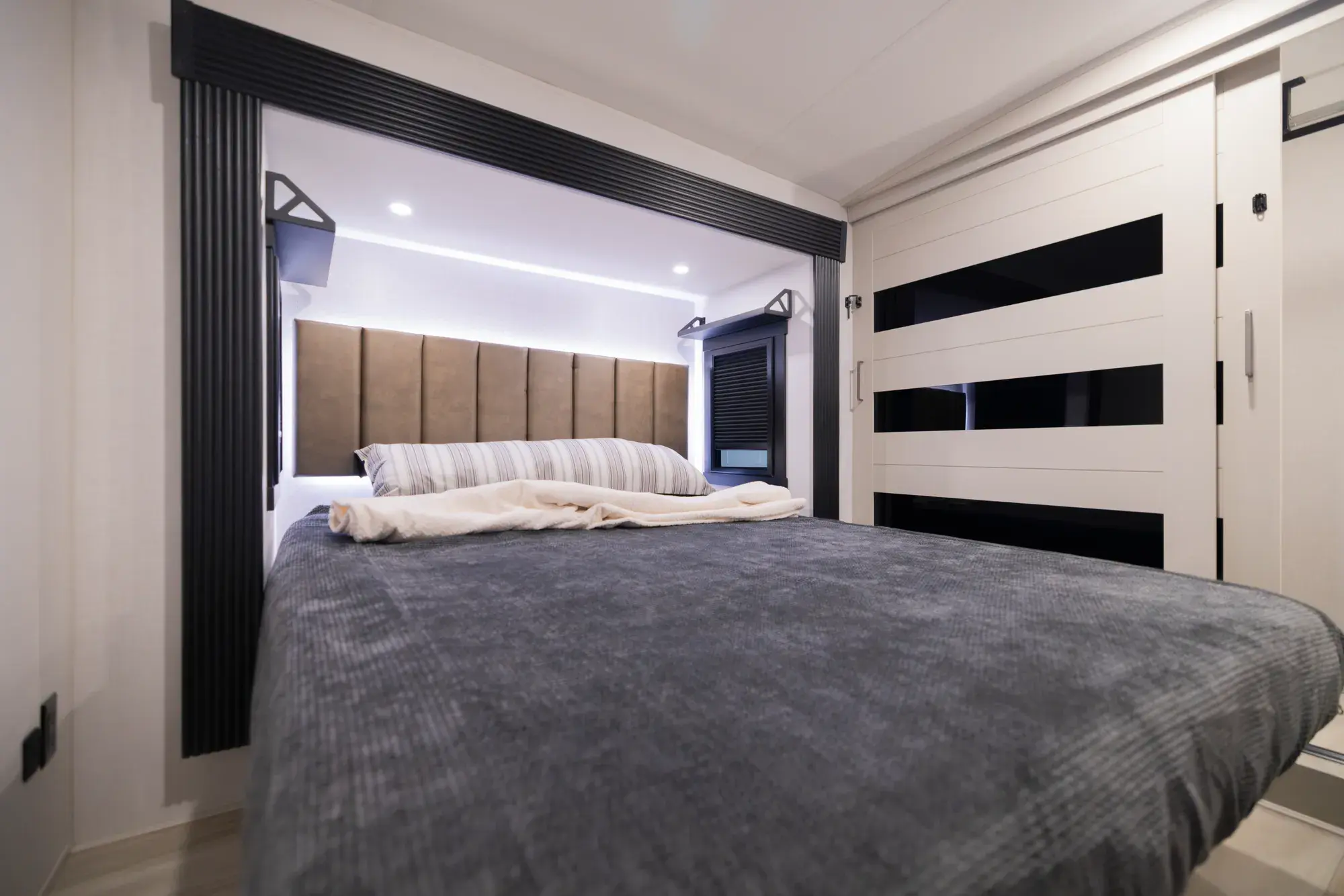 280RE Floorplan Gallery Image