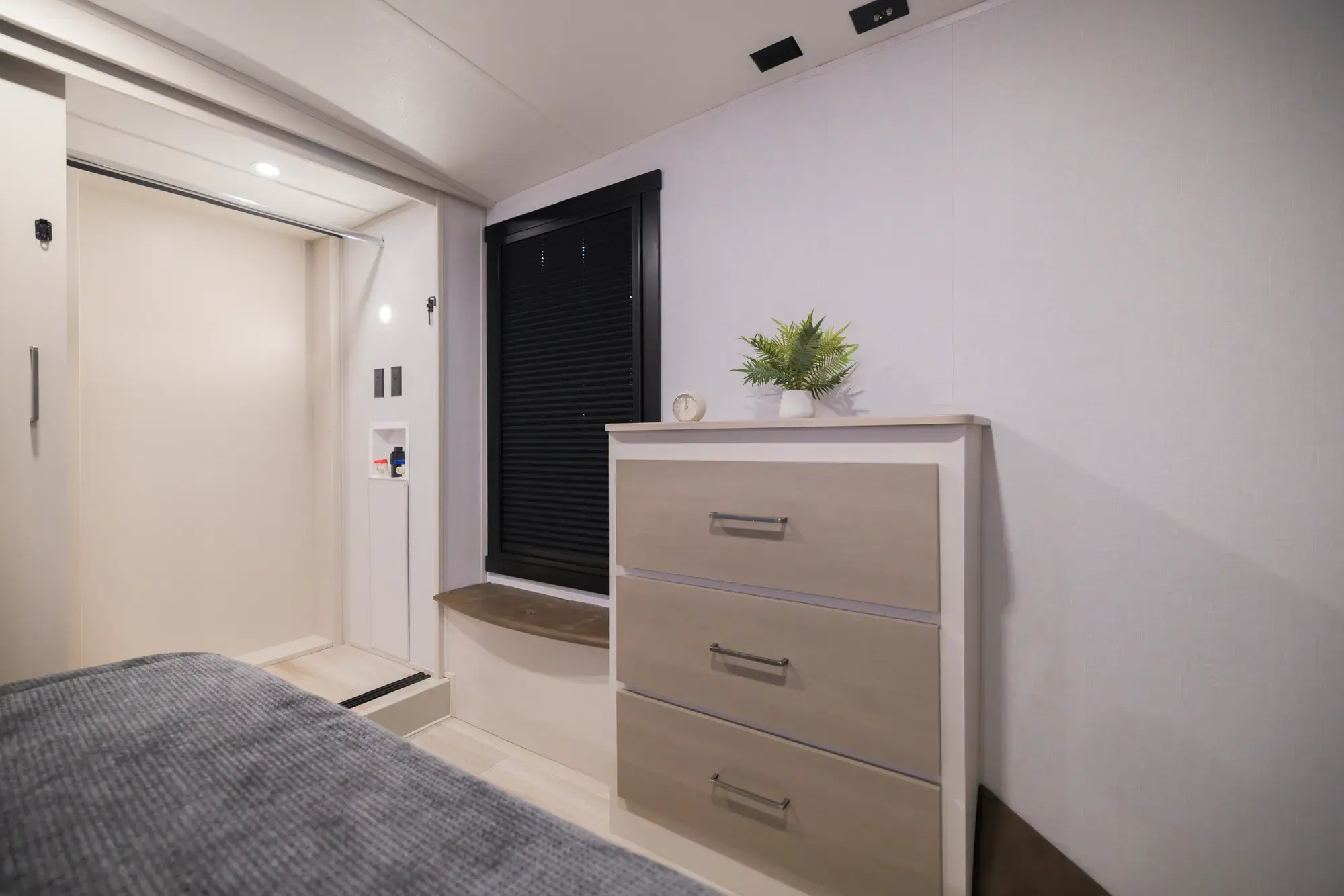 280RE Floorplan Gallery Image