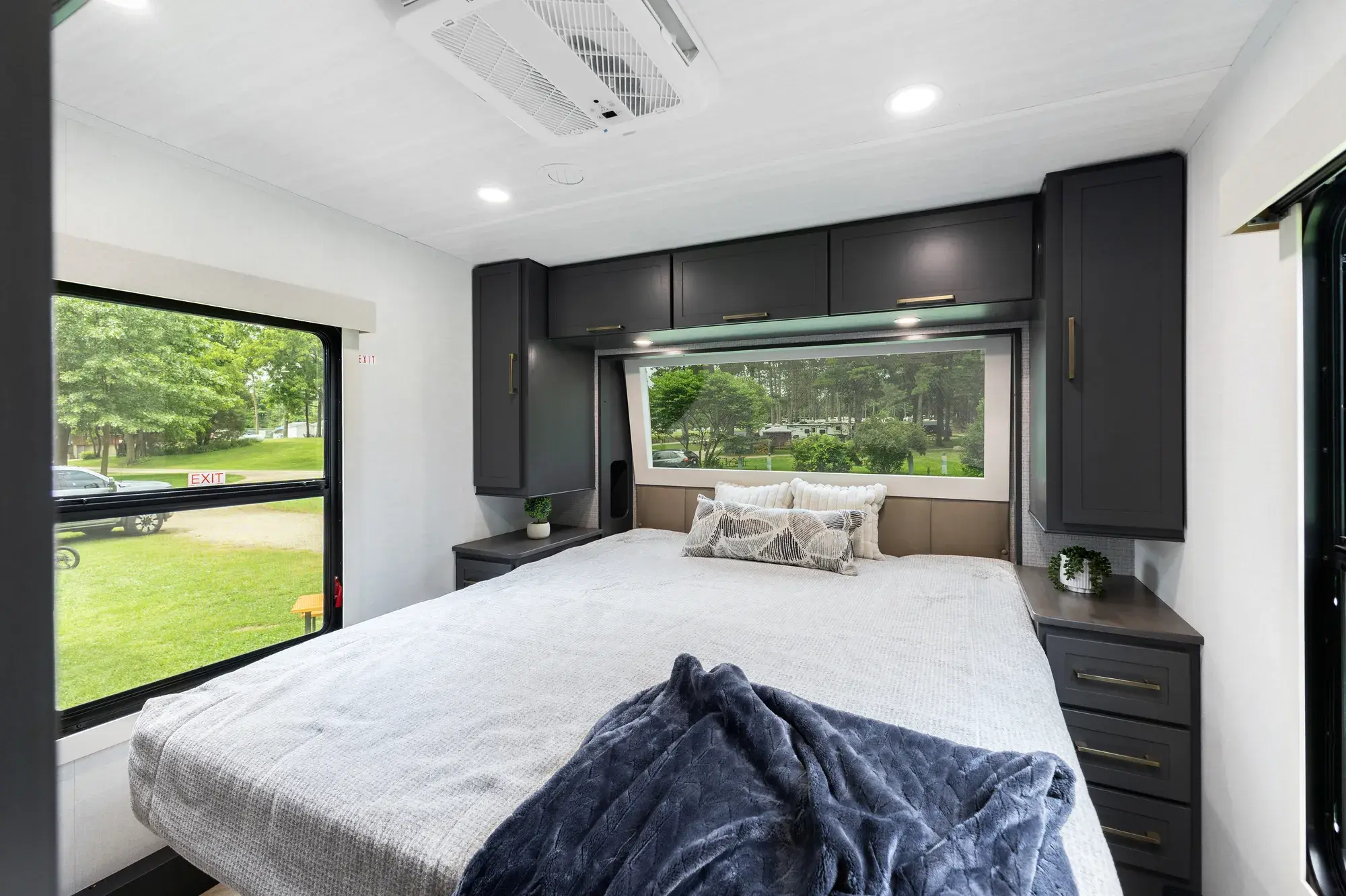 Surveyor Fifth Wheels Gallery Image