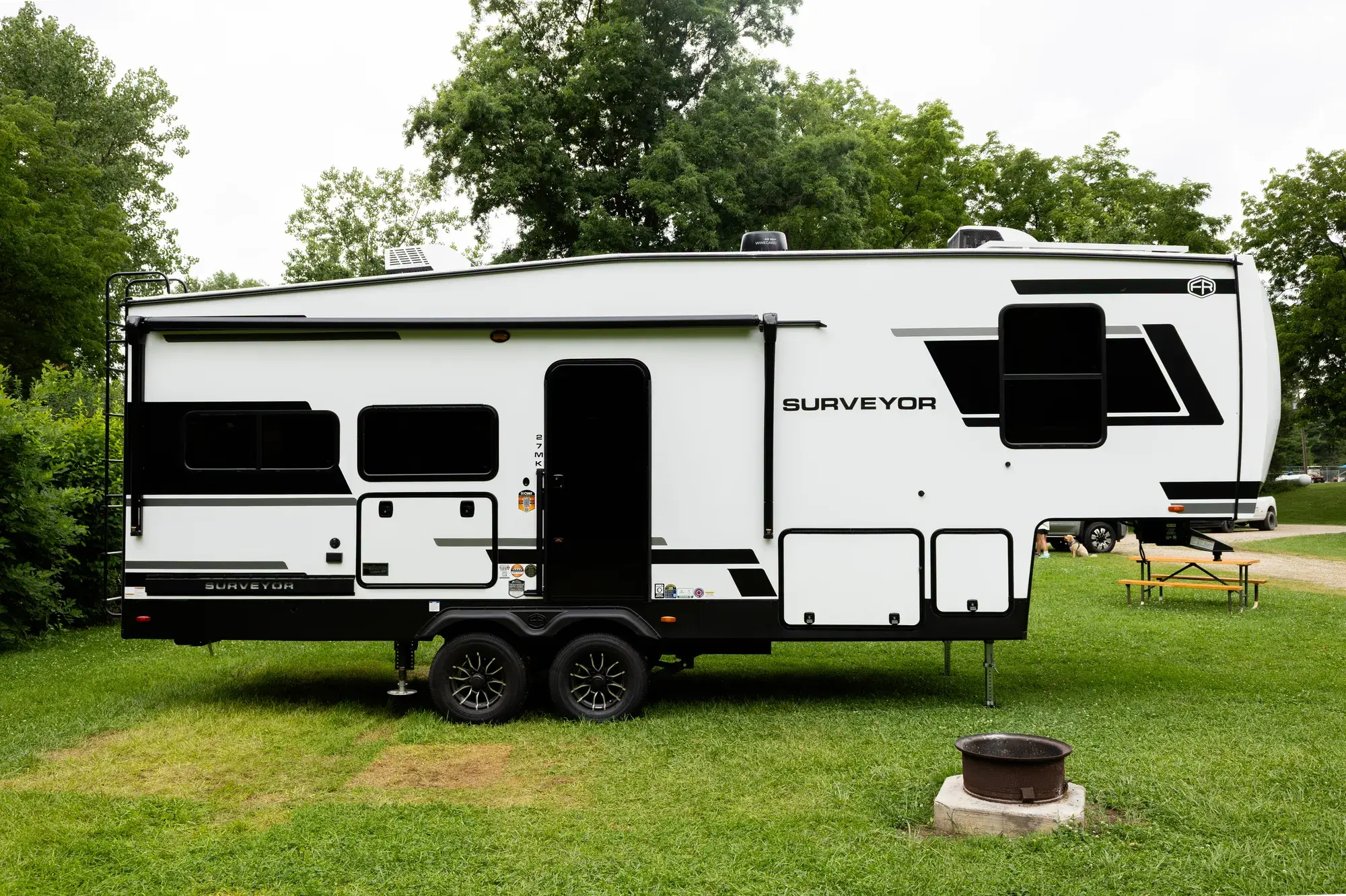 Surveyor Fifth Wheels Gallery Image