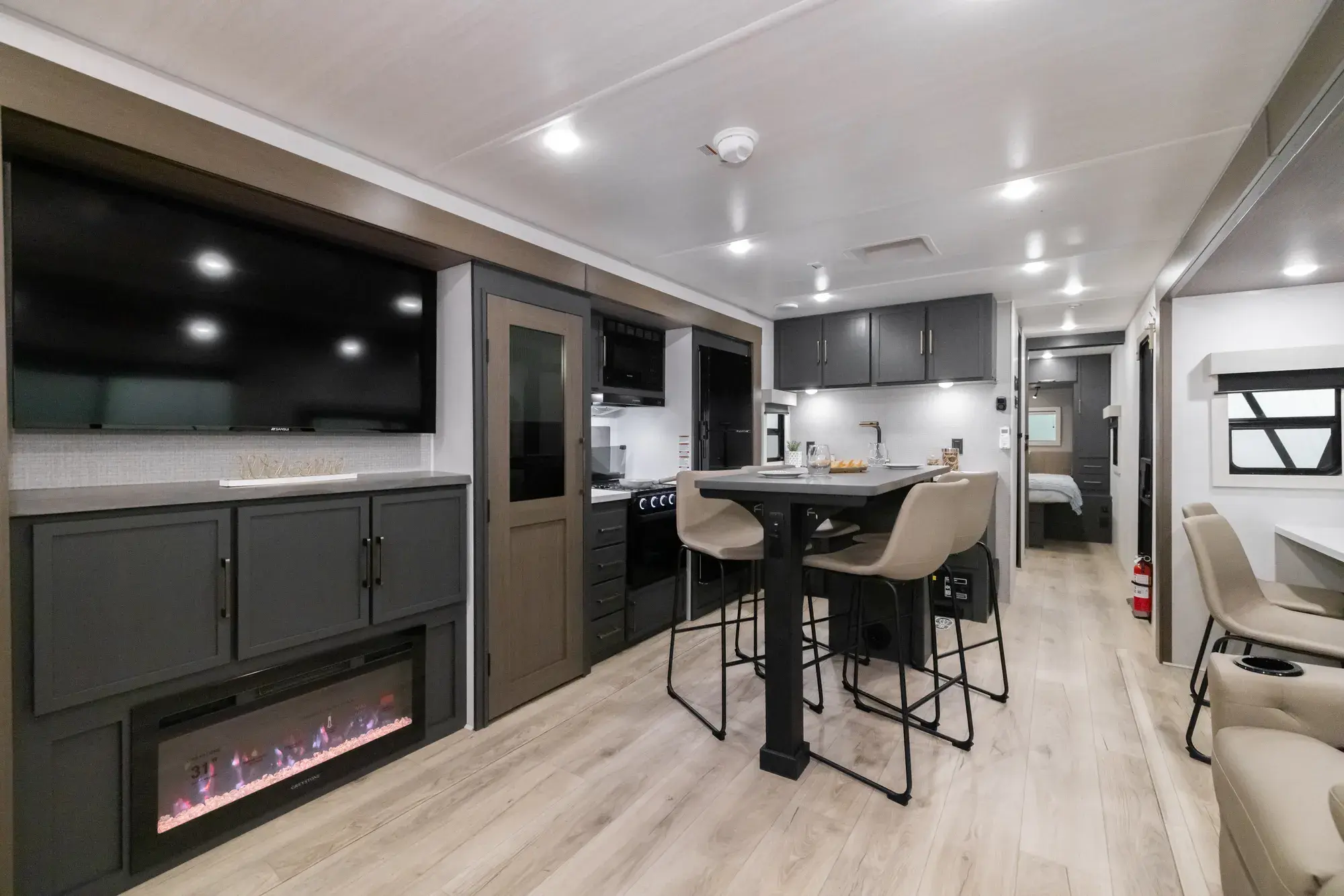 Grand Surveyor RVs