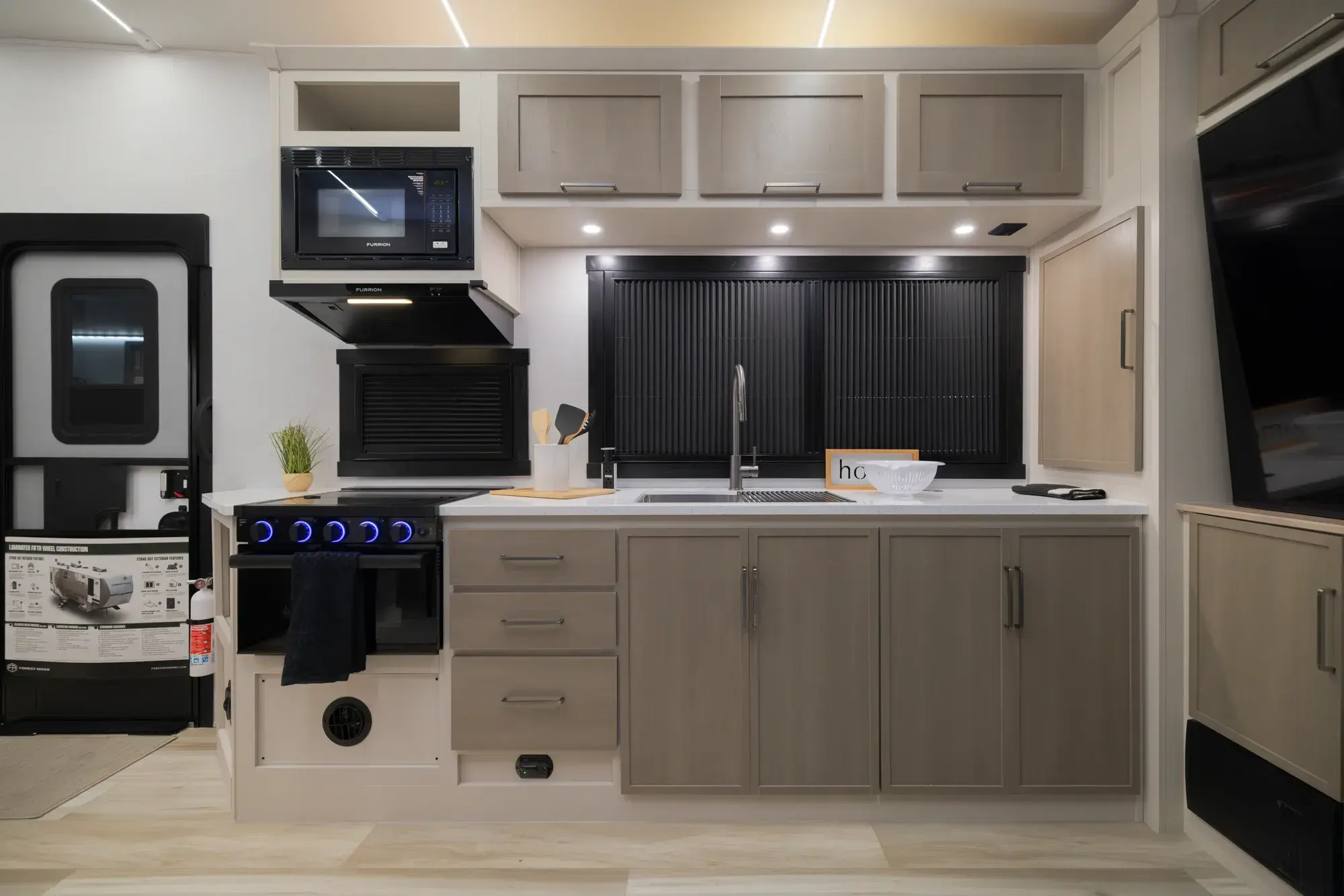 280RE Floorplan Gallery Image