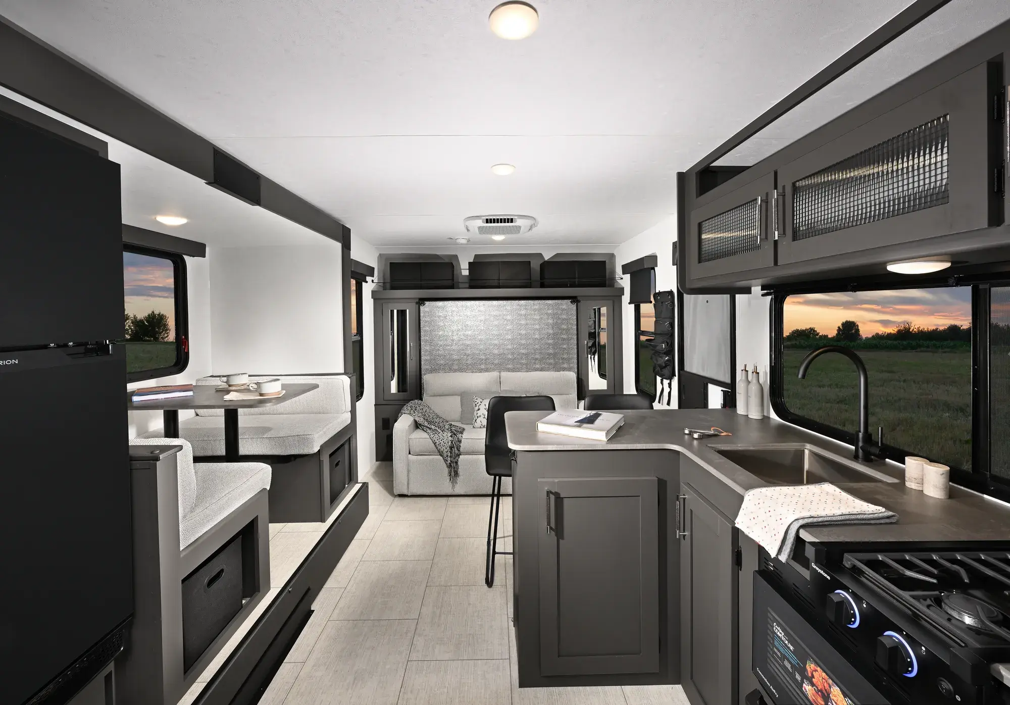 Photo d'ambiance 2 Coachmen Remote 8' Wide 228RBH 2027