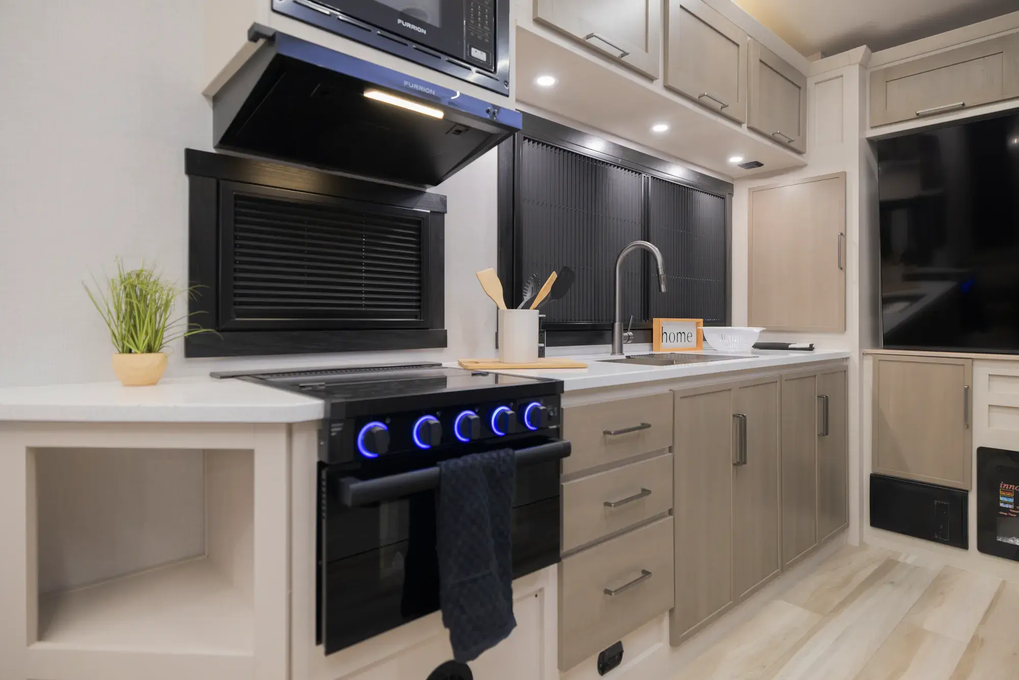 280RE Floorplan Gallery Image