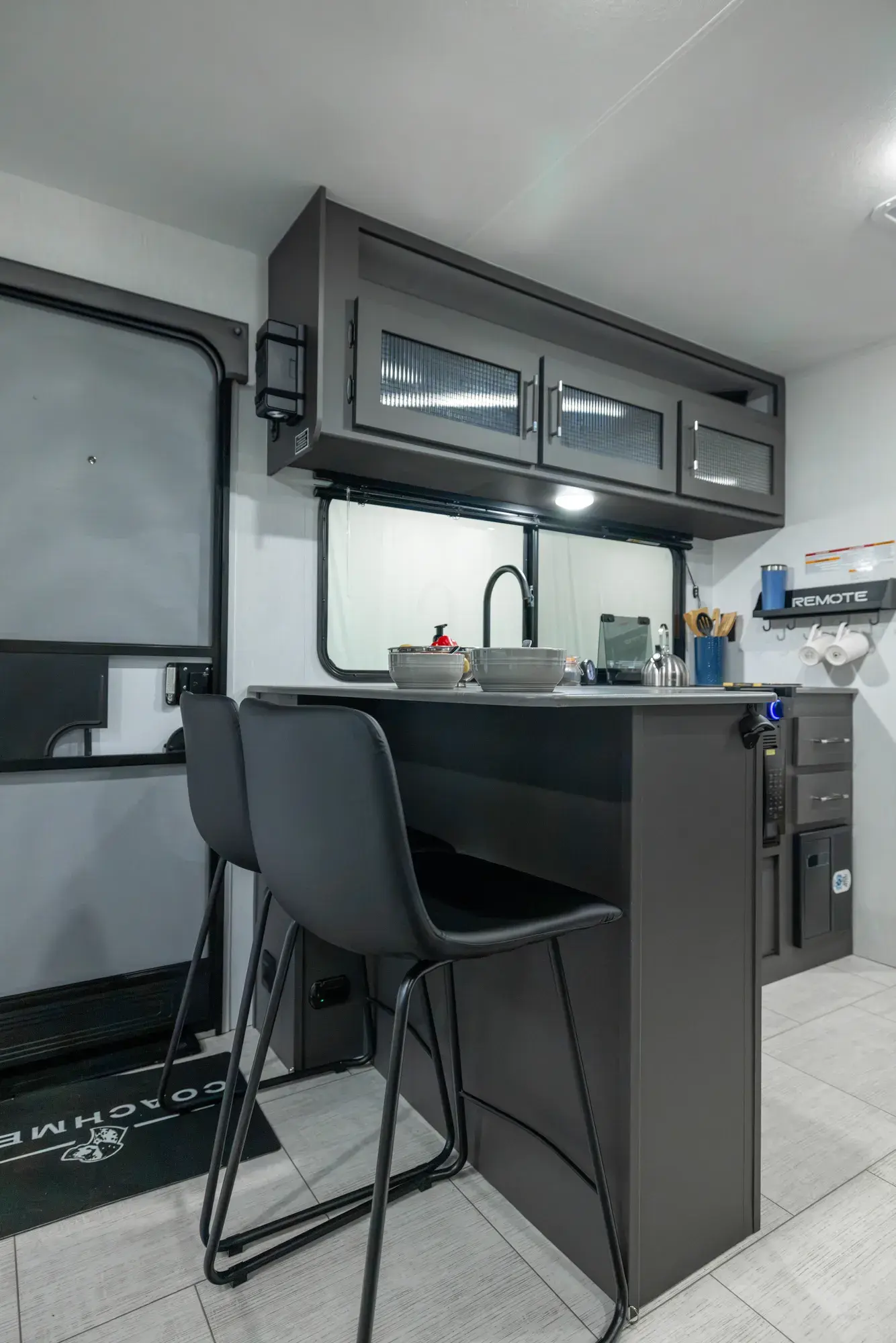 Photo d'ambiance 8 Coachmen Remote 8' Wide 228RBH 2027