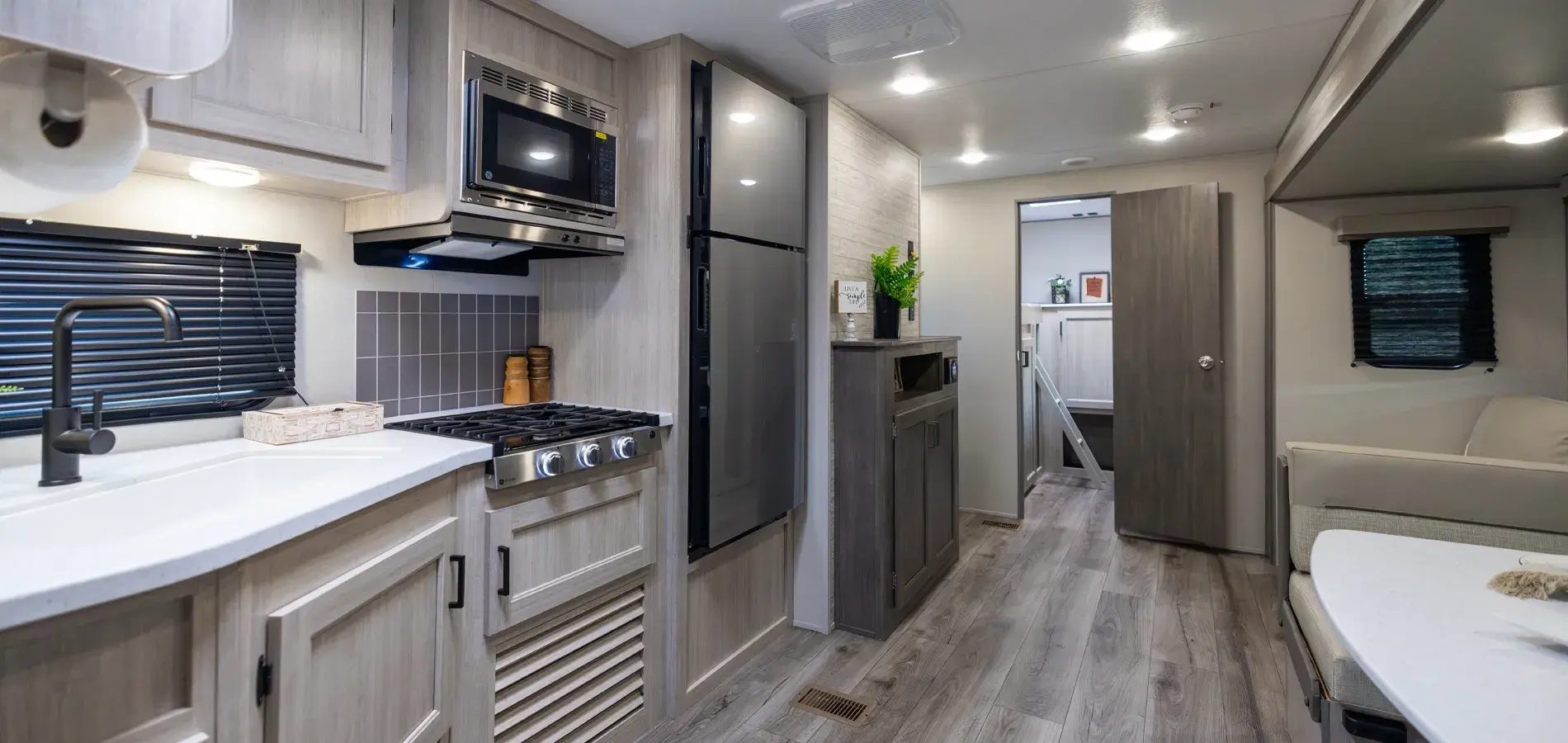 Catalina Summit Series 8 RVs