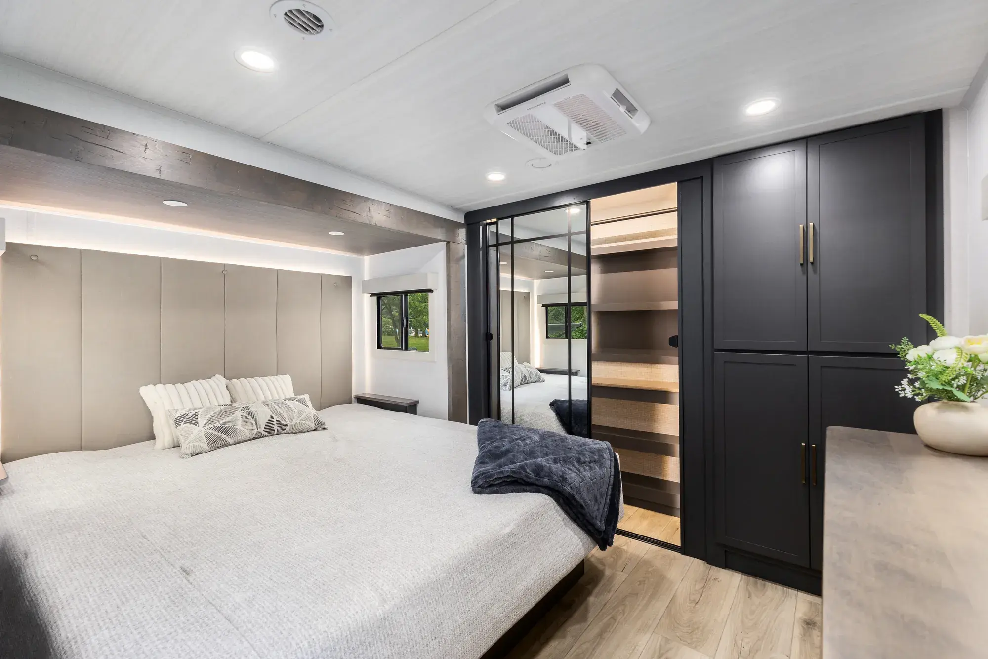 32RL Floorplan Gallery Image
