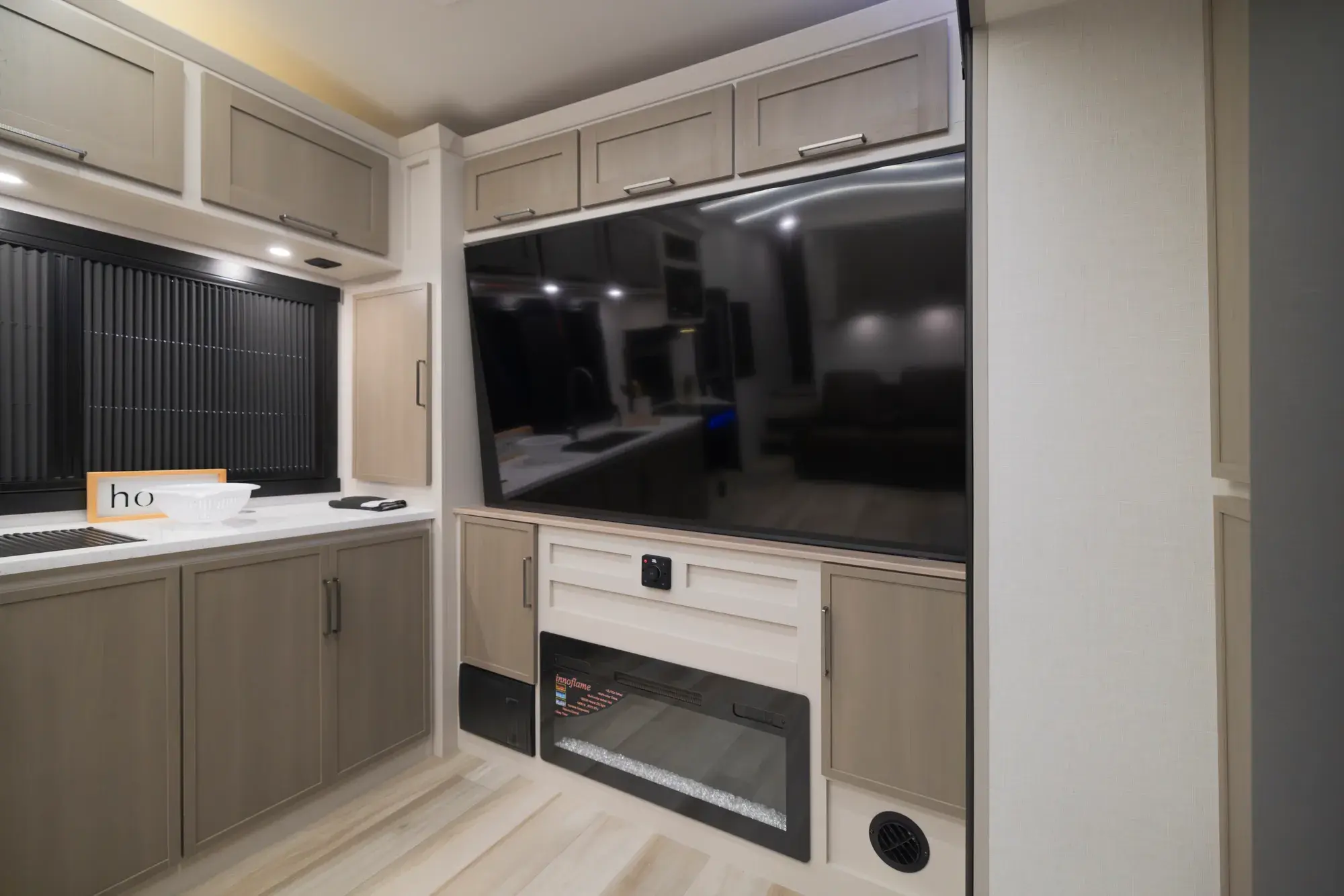 280RE Floorplan Gallery Image